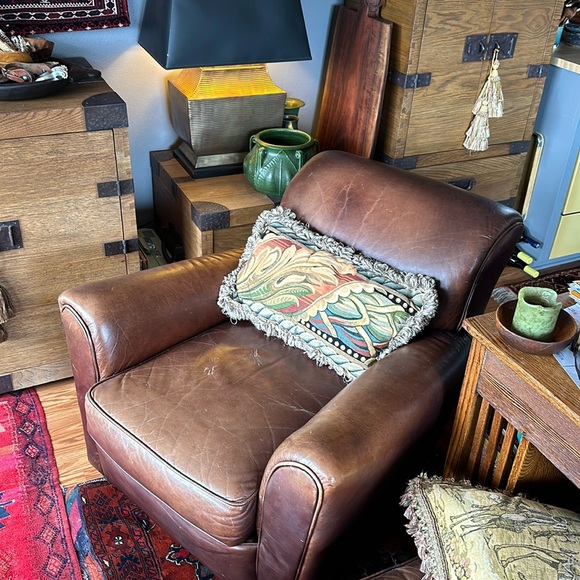 2 elegant lumbar pillows in beautiful earth toned colors Deco design From Gumps - Picture 3 of 16